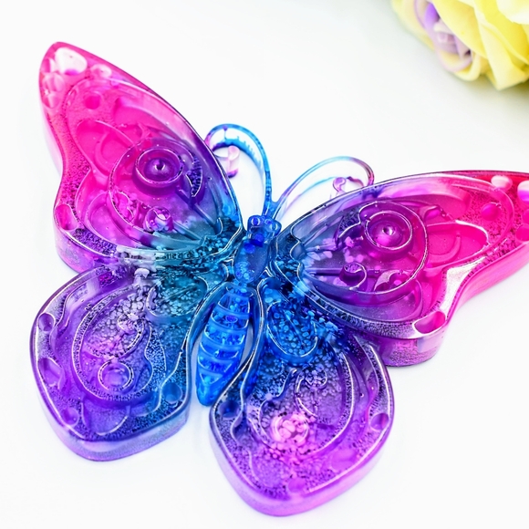 Beautiful Butterfly Figurine - Picture 5 of 8